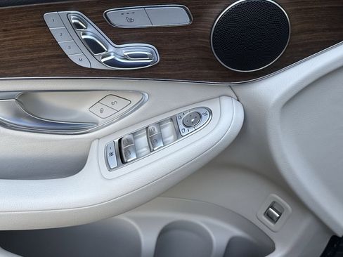 Used 2022 Mercedes-Benz GLC 300 4MATIC image 41