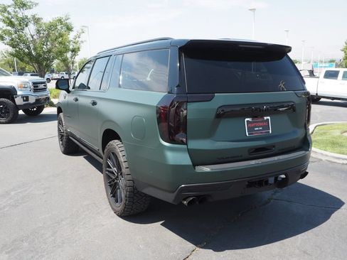 Used 2024 GMC Yukon XL Denali Ultimate AWD/4WD image 5