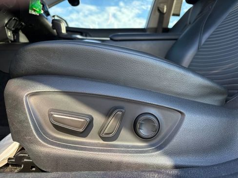 Used 2022 Toyota Camry SE image 11