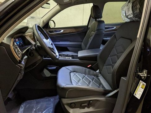 New 2026 Volkswagen Atlas SE image 11