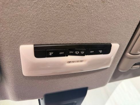 Used 2021 Nissan Kicks S FWD image 16