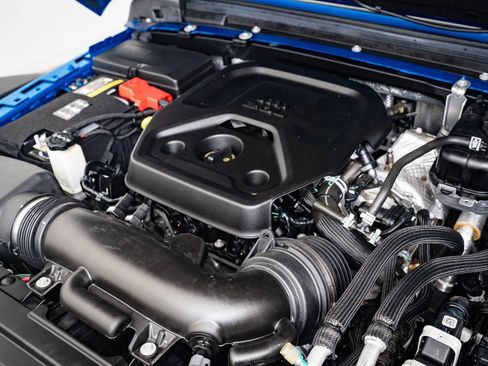 Used 2024 Jeep Wrangler Unlimited image 39