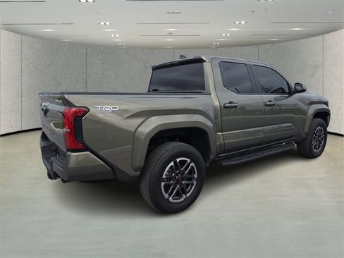 Used 2024 Toyota Tacoma TRD Sport image 3