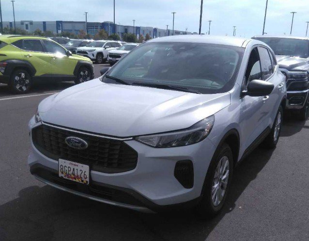 Used 2025 Ford Escape Active AWD/4WD image 1