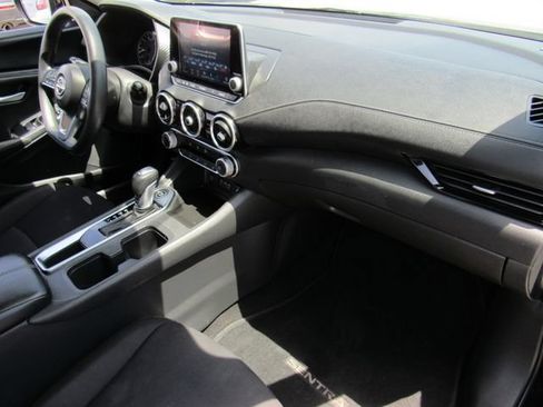 Used 2024 Nissan Sentra SV FWD image 10