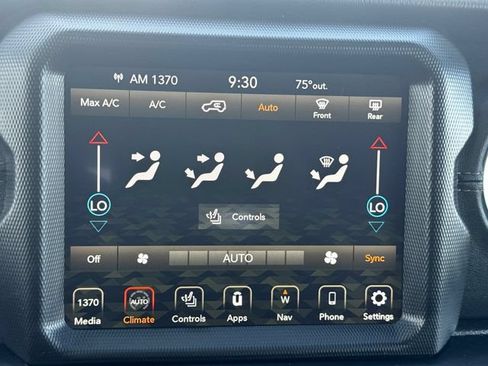 Used 2023 Jeep Wrangler Unlimited Sahara w/ Cold Weather Group AWD/4WD image 28