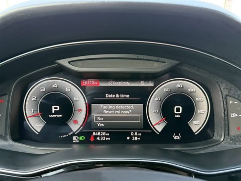 Used 2022 Audi Q8 Prestige w/ Prestige Package image 36