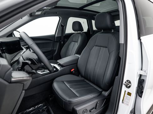 Used 2025 Audi Q5 Premium w/ Convenience Package AWD/4WD image 14