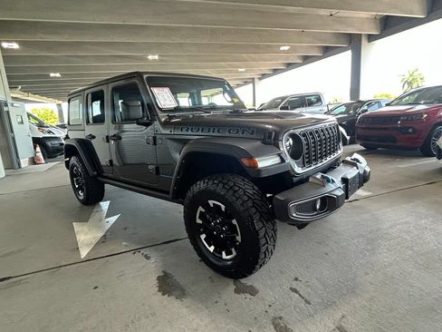 Used 2024 Jeep Wrangler Unlimited Rubicon 4xe AWD/4WD image 7