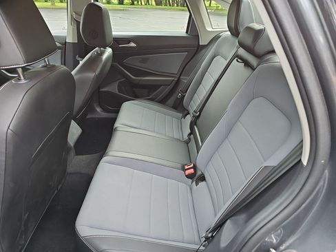 Used 2025 Volkswagen Jetta SE FWD image 18
