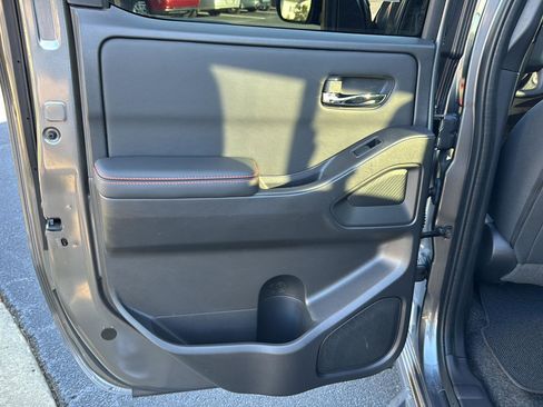 Used 2024 Nissan Frontier Pro-X image 15