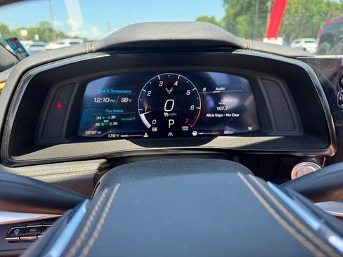 Used 2025 Chevrolet Corvette Stingray Preferred Conv w/ Z51 Performance Package RWD image 20