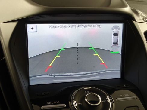 Used 2018 Ford Escape Titanium image 10