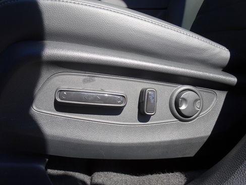 Used 2025 Honda CR-V EX-L image 10