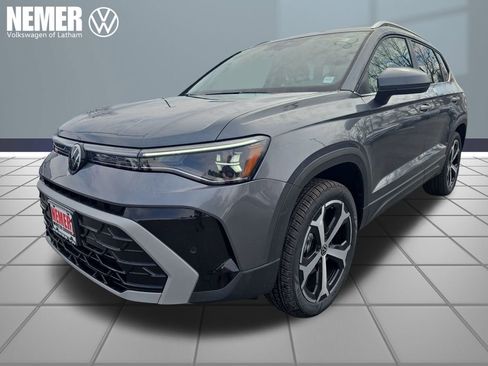 New 2025 Volkswagen Taos SEL image 1