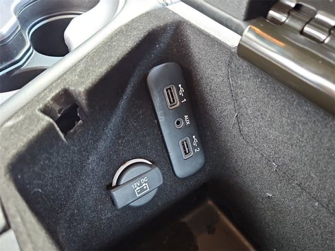 Used 2022 Dodge Challenger R/T w/ Blacktop Package image 11