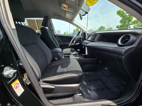 Used 2016 Toyota RAV4 LE FWD image 10