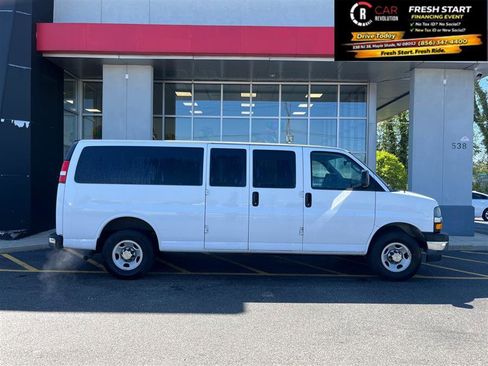 Used 2024 Chevrolet Express 3500 LT w/ LT Preferred Equipment Group image 8