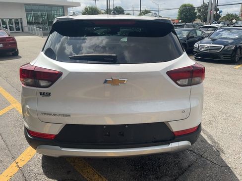 Used 2024 Chevrolet TrailBlazer LT w/ Driver Confidence Package FWD image 4