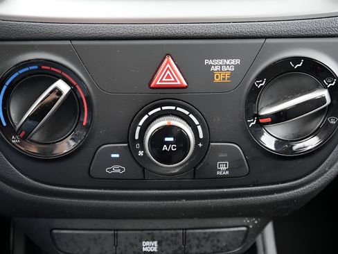 Used 2019 Hyundai Accent SEL FWD image 32