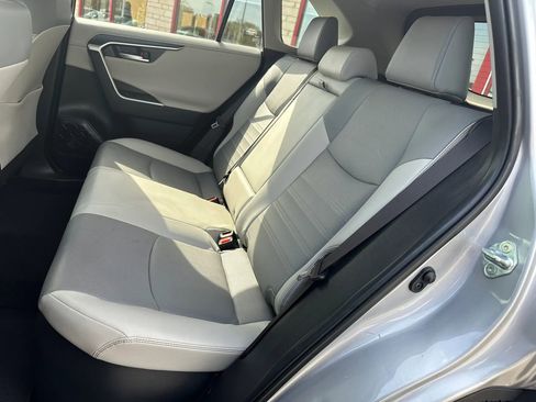 Used 2019 Toyota RAV4 Limited AWD/4WD image 12
