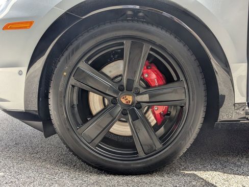 New 2026 Porsche Cayenne GTS image 30