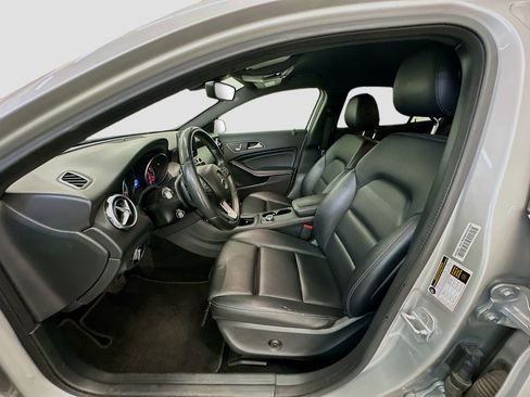 Used 2018 Mercedes-Benz GLA 250 4MATIC w/ Premium Package image 13