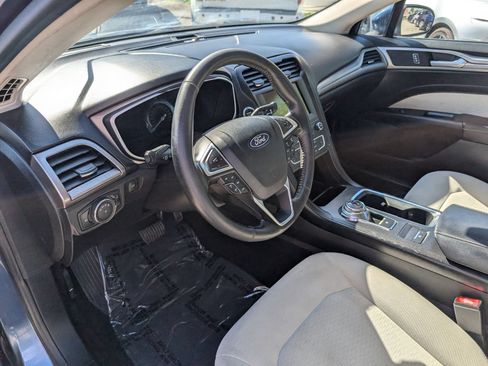 Used 2019 Ford Fusion SE w/ Equipment Group 151A FWD image 12