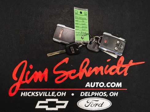 Used 2016 GMC Sierra 2500 SLT w/ Suspension Package, Off-Road image 43