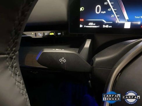 Used 2025 BMW 530i xDrive image 32