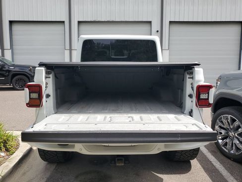 Used 2020 Jeep Gladiator Overland AWD/4WD image 8