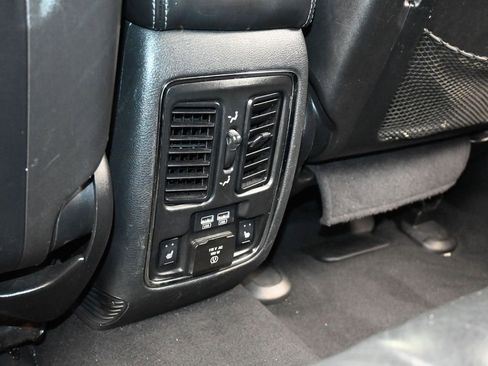 Used 2020 Jeep Grand Cherokee Overland image 39