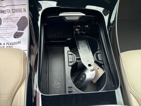 Used 2025 Mercedes-Benz C 300 4MATIC Sedan image 21