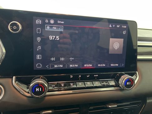 Used 2024 GMC Canyon Elevation w/ Convenience Package image 12