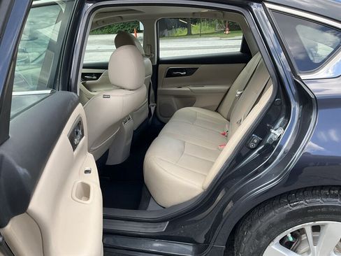 Used 2015 Nissan Altima 2.5 SL w/ Moonroof Package FWD image 13