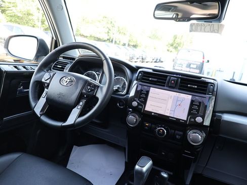 Used 2020 Toyota 4Runner TRD Off-Road Premium w/ Moonroof Package AWD/4WD image 28