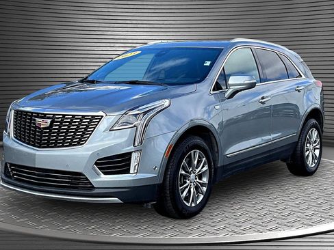 Used 2023 Cadillac XT5 Premium Luxury w/ Technology Package AWD/4WD image 3