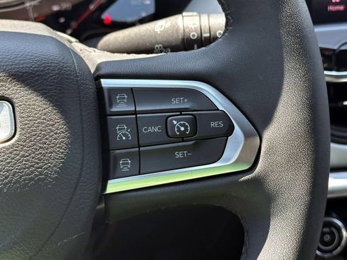 Used 2023 Jeep Compass Limited AWD/4WD image 21