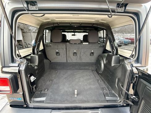 Used 2023 Jeep Wrangler Unlimited w/ Cold Weather Group image 29