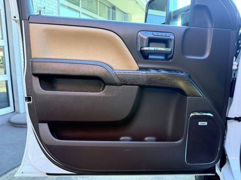 Used 2019 GMC Sierra 3500 Denali w/ Duramax Plus Package AWD/4WD image 17