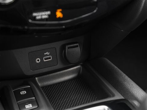 Used 2020 Nissan Rogue SV w/ Sun & Sound Touring Package AWD/4WD image 44