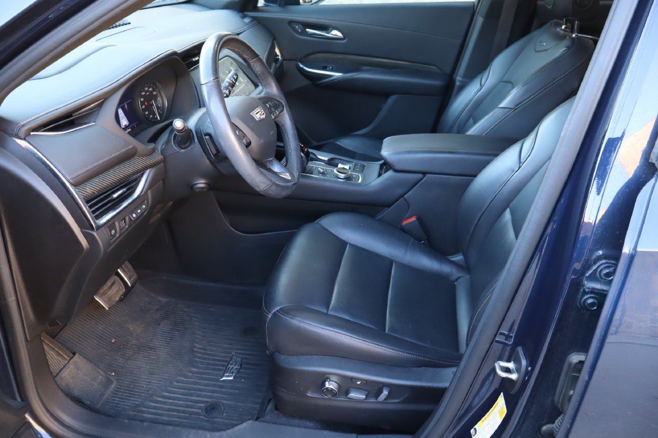 Used 2022 Cadillac XT4 Sport FWD image 16