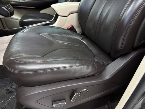 Used 2019 Lincoln MKC Reserve FWD image 36