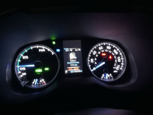 Certified 2021 Toyota RAV4 XLE w/ Convenience Package image 17