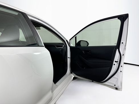 Used 2024 Toyota Corolla LE image 29