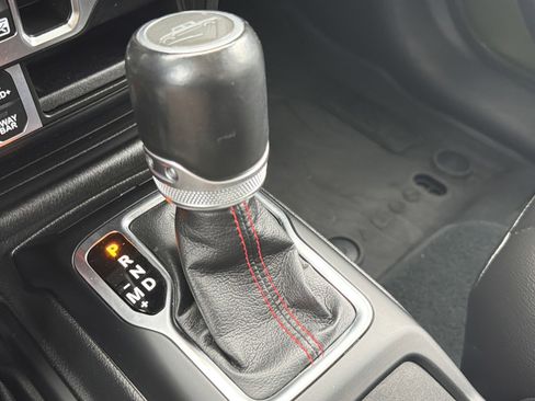 Used 2022 Jeep Gladiator Rubicon w/ Cold Weather Group image 23