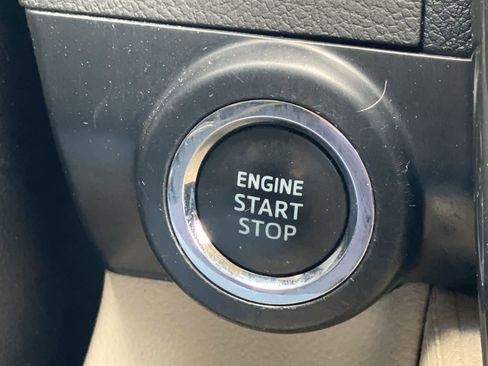 Used 2013 Toyota Camry XLE w/ Leather Pkg FWD image 33