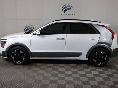 Used 2023 Kia Niro Wave image 4