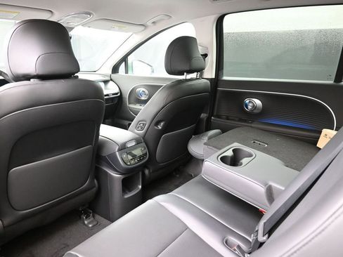 Used 2026 Hyundai Ioniq 9 SEL image 19