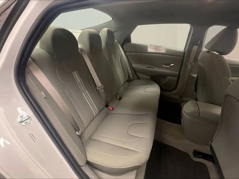 Certified 2025 Hyundai Elantra Sport w/ Cargo Package image 17